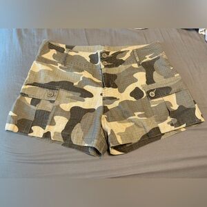 Vintage camo shorts
